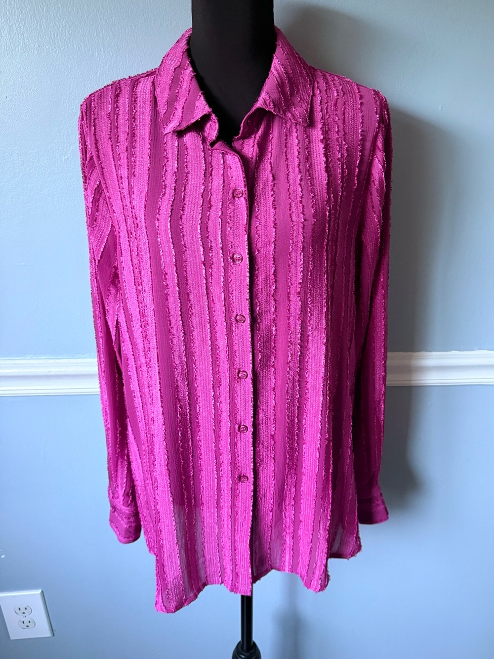 Women’s Fuchsia Button-Front Blouse L